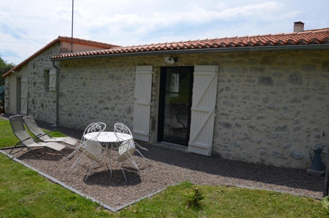 Villa La Remise 4 étoiles Saint-Hilaire-de-Mortagne Exterior foto